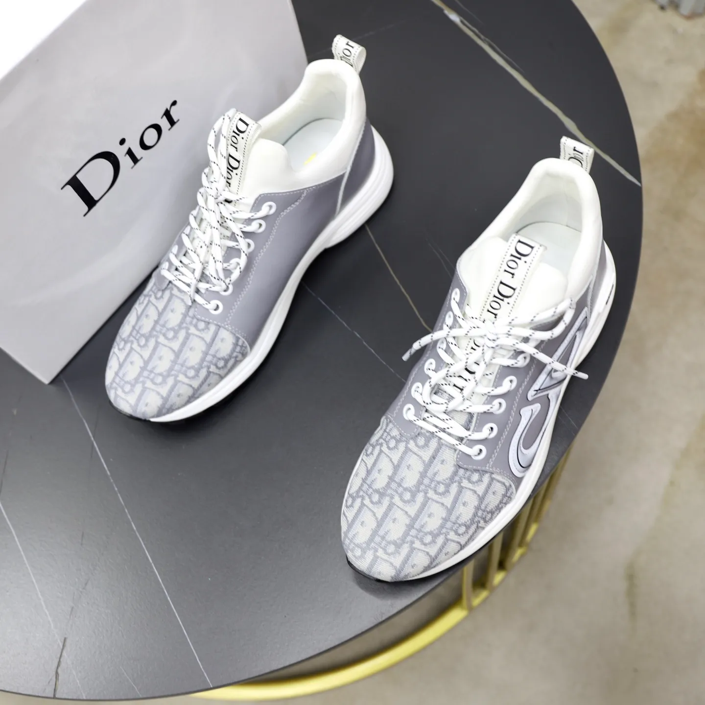 Ex-factory price: 462💰🙅‍♂️🙅‍♂️🙅‍♂️ Brand: Dior DIOR Standard code: 38-44 (45 customized) Grade: Same as the official website Material: Original material splicing Comfortable and breathable lining Lightweight and wear-resistant sports outsole Style category: Men's fashionable casual shoes Running sneakers Distinguished luxury brand elements Top luxury Color: actual picture color